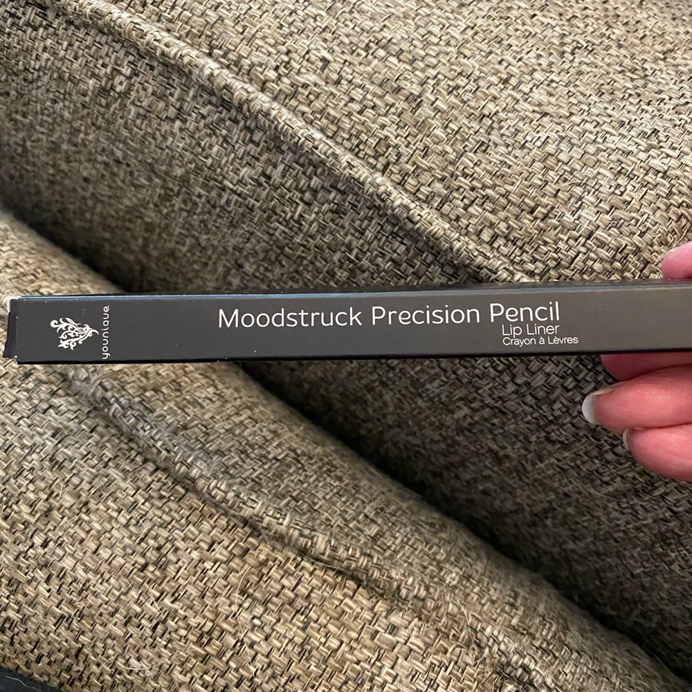 Younique Moonstruck Precision pencil lip liner
